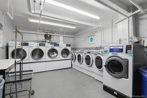 953 W Boston Post Road Mamaroneck NY 10543