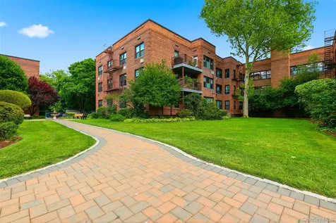 953 W Boston Post Road Mamaroneck NY 10543