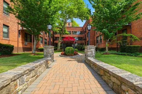 953 W Boston Post Road Mamaroneck NY 10543