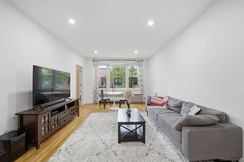 953 W Boston Post Road Mamaroneck NY 10543