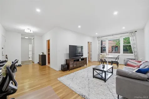 953 W Boston Post Road Mamaroneck NY 10543