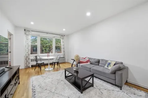953 W Boston Post Road Mamaroneck NY 10543