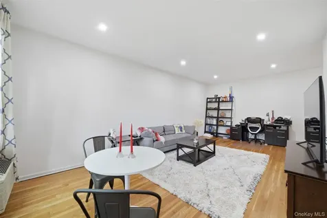 953 W Boston Post Road Mamaroneck NY 10543