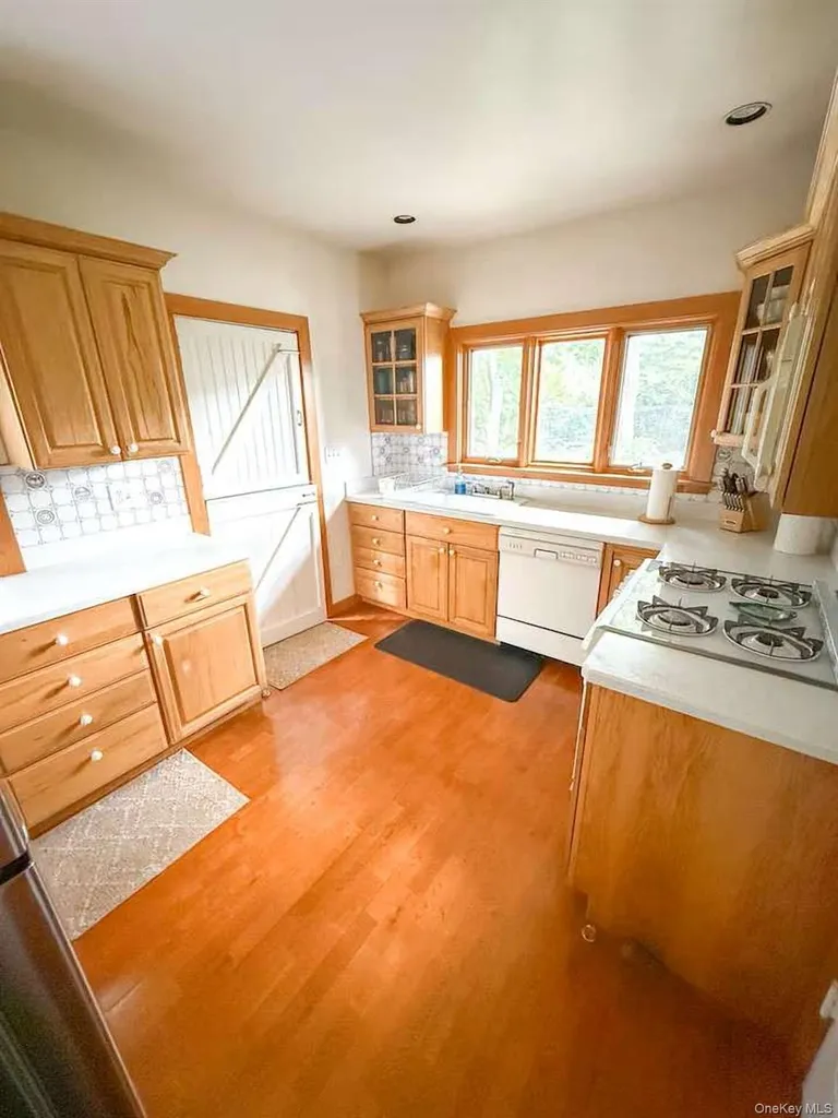 49 Oakwood Road Rocky Point NY 11778