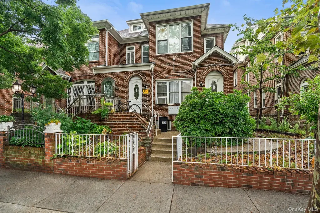 33-32 89th Street Jackson Heights NY 11372