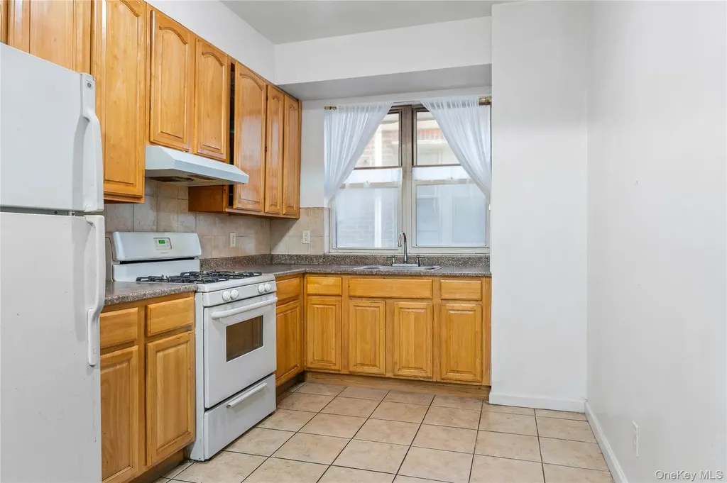 33-32 89th Street Jackson Heights NY 11372