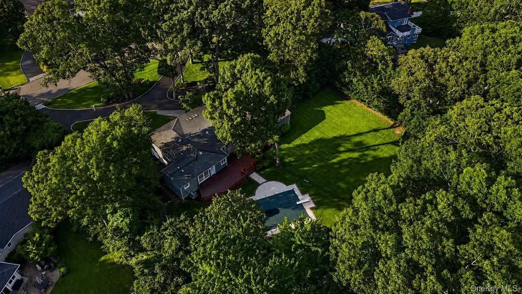 4 Durham Drive Dix Hills NY 11746