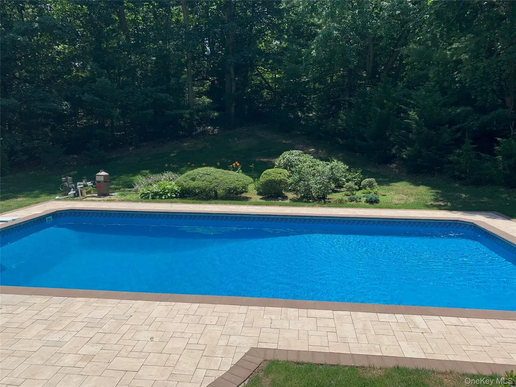 4 Durham Drive Dix Hills NY 11746