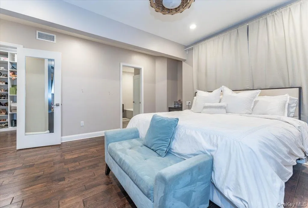 266 Rockaway Turnpike Cedarhurst NY 11516