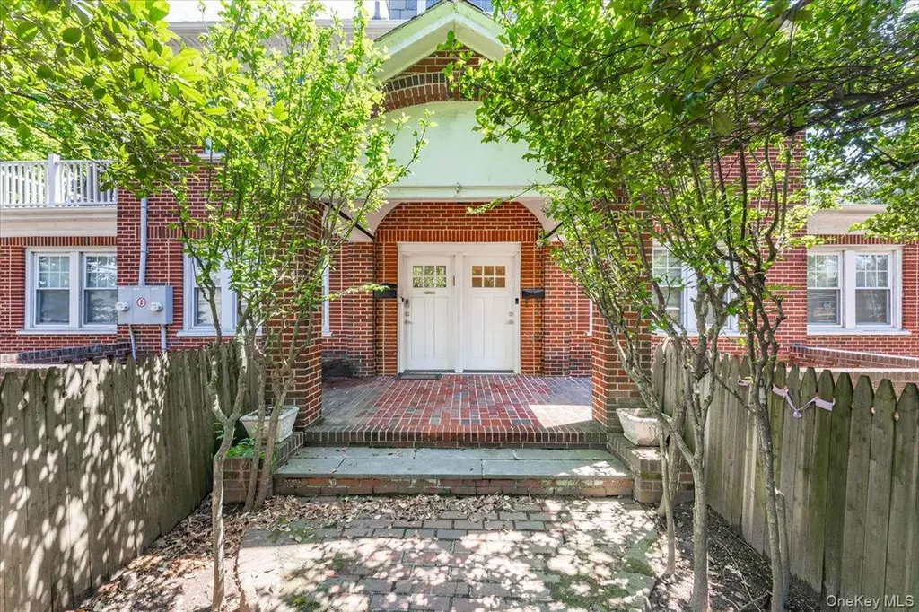 266 Rockaway Turnpike Cedarhurst NY 11516