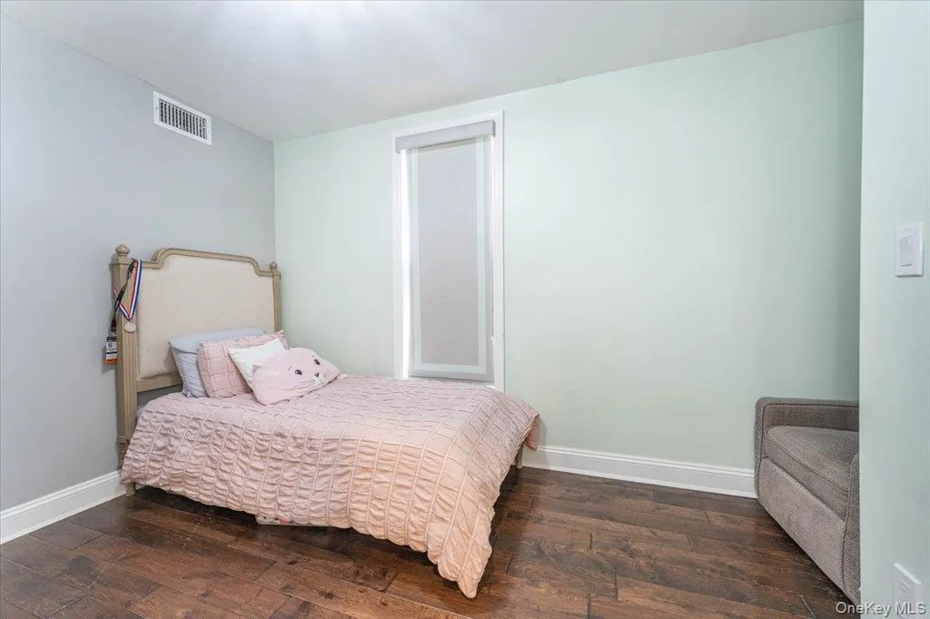 266 Rockaway Turnpike Cedarhurst NY 11516