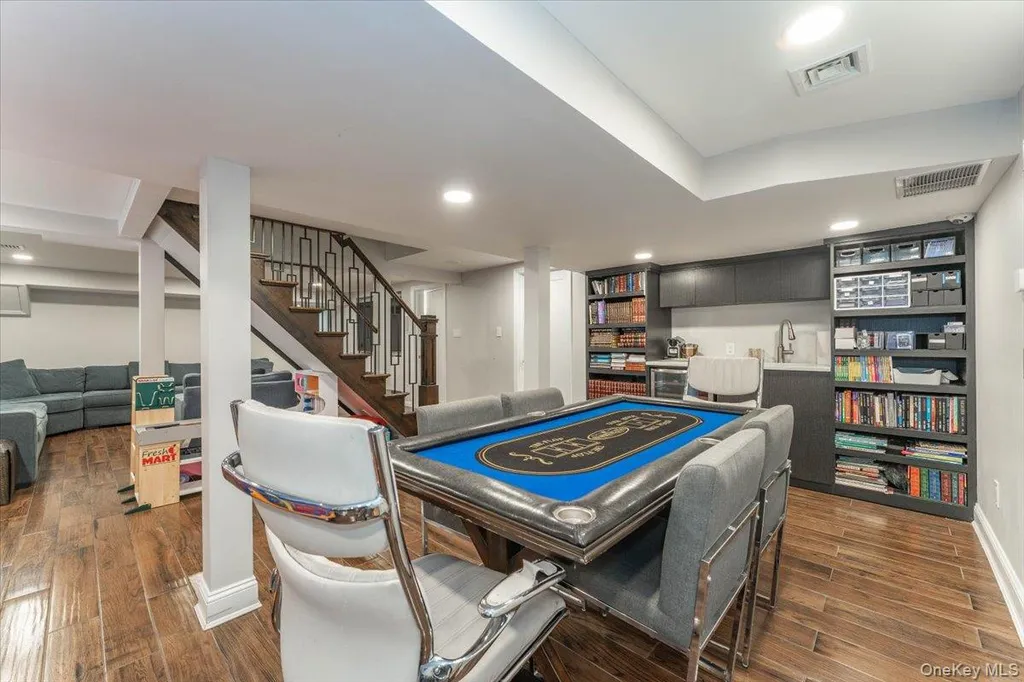 266 Rockaway Turnpike Cedarhurst NY 11516