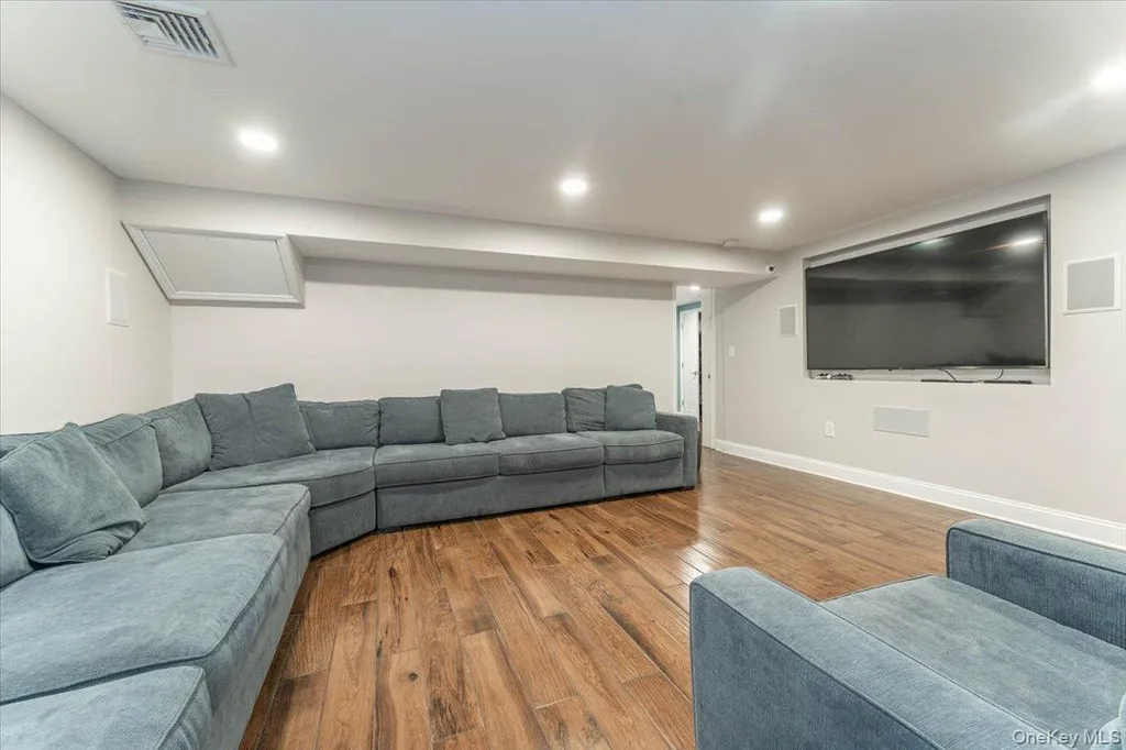 266 Rockaway Turnpike Cedarhurst NY 11516
