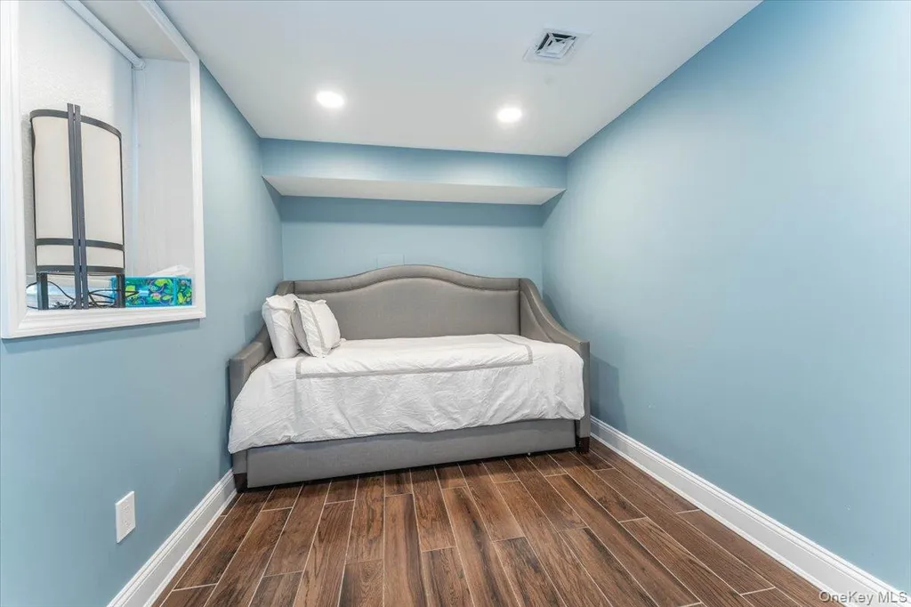 266 Rockaway Turnpike Cedarhurst NY 11516