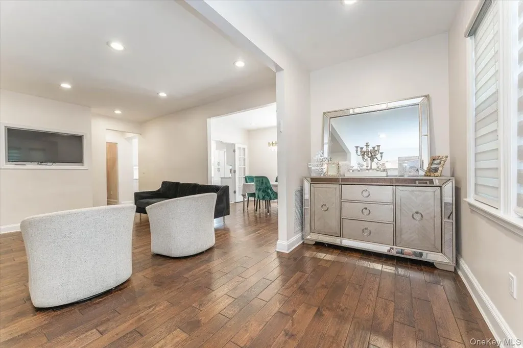 266 Rockaway Turnpike Cedarhurst NY 11516