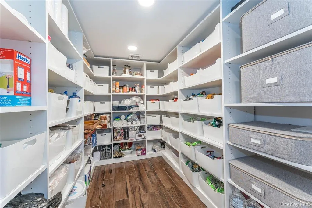 266 Rockaway Turnpike Cedarhurst NY 11516