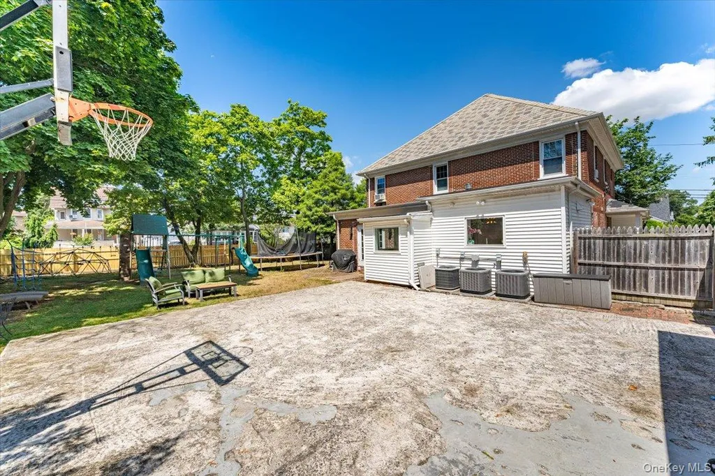 266 Rockaway Turnpike Cedarhurst NY 11516
