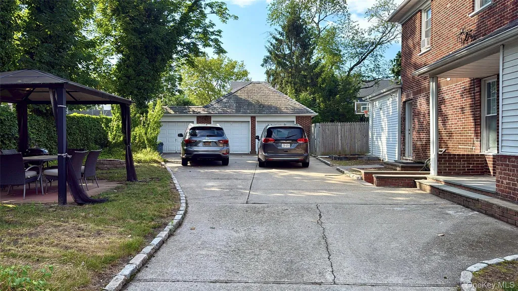 266 Rockaway Turnpike Cedarhurst NY 11516