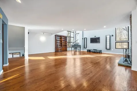 10 Rustling Lane Bedford NY 10506