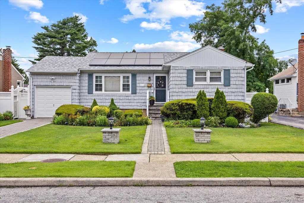 1219 Warwick Street Uniondale NY 11553