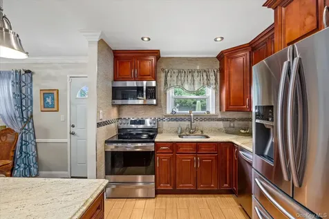 1219 Warwick Street Uniondale NY 11553