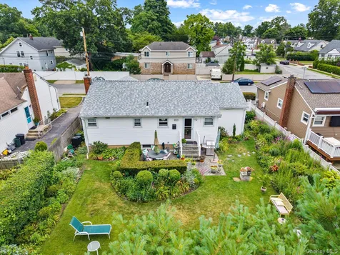 1219 Warwick Street Uniondale NY 11553