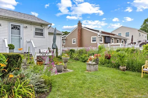 1219 Warwick Street Uniondale NY 11553