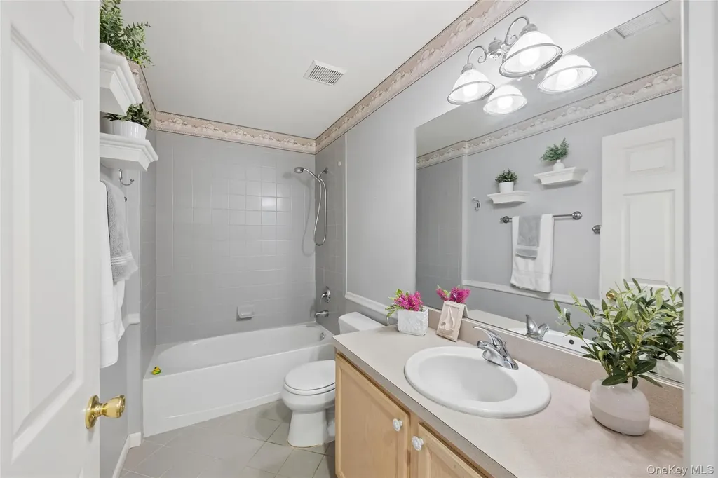 46 Summerfield Lane N Aquebogue NY 11901