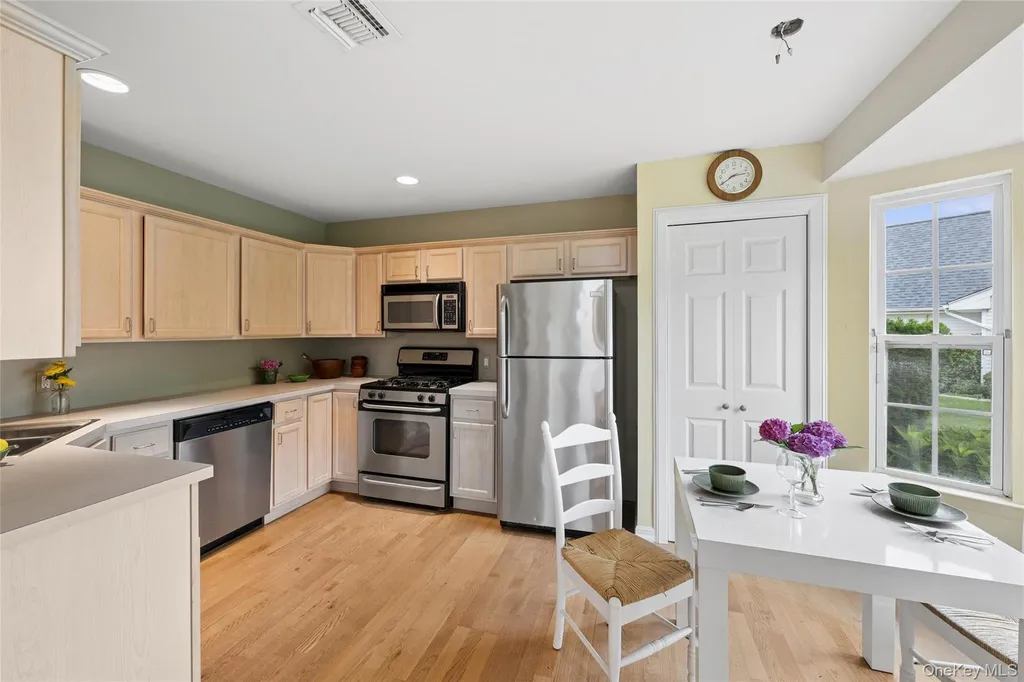 46 Summerfield Lane N Aquebogue NY 11901