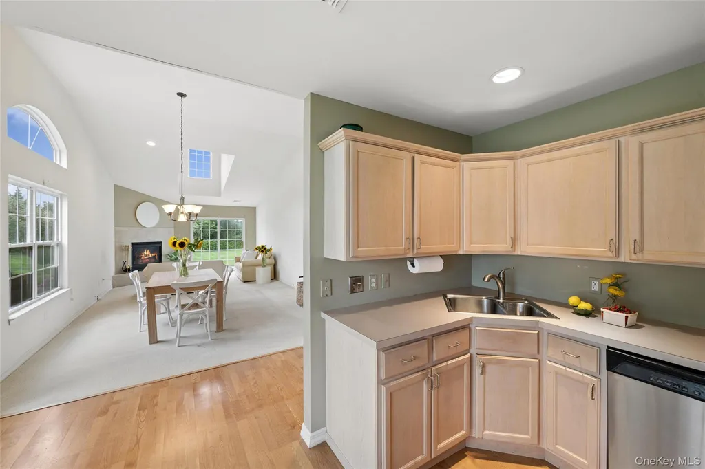46 Summerfield Lane N Aquebogue NY 11901