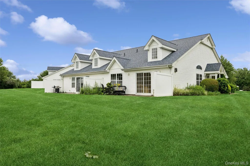 46 Summerfield Lane N Aquebogue NY 11901