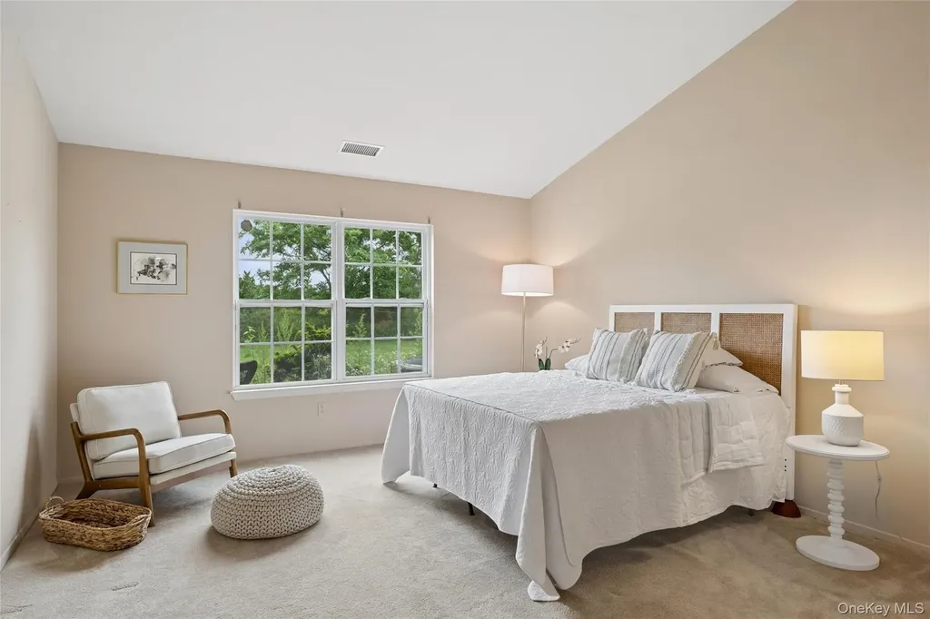 46 Summerfield Lane N Aquebogue NY 11901