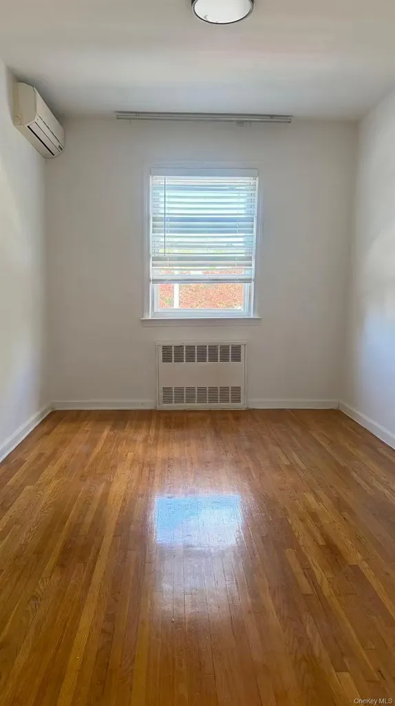 4756 196th Street Flushing NY 11358