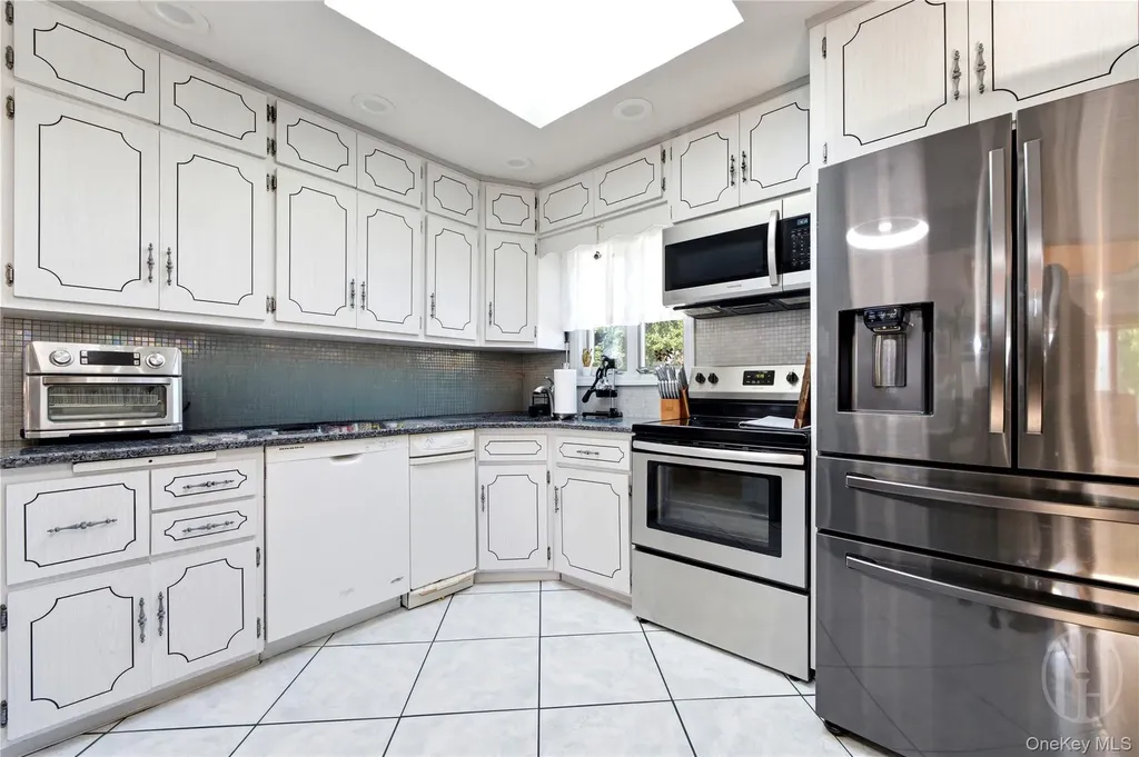 140 Intervale Avenue Farmingdale NY 11735