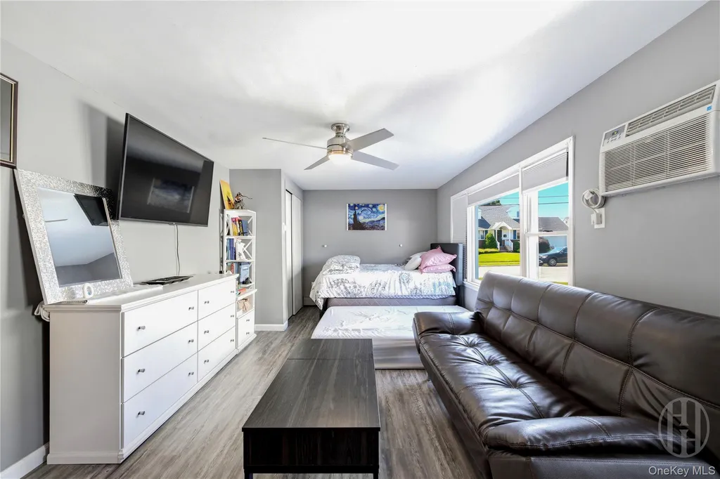 140 Intervale Avenue Farmingdale NY 11735