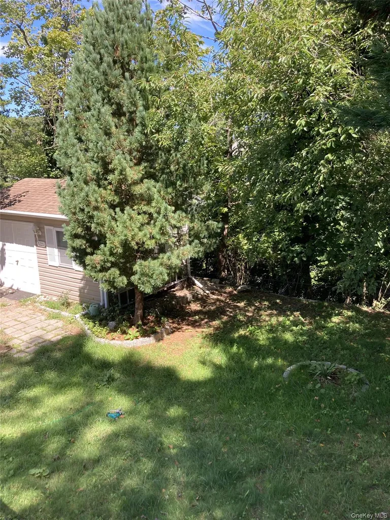 51 Aloma Road Rocky Point NY 11778