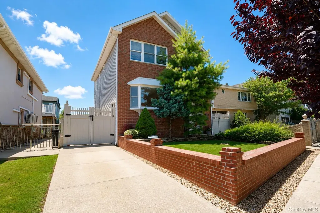 124 Reid Avenue Staten Island NY 10305