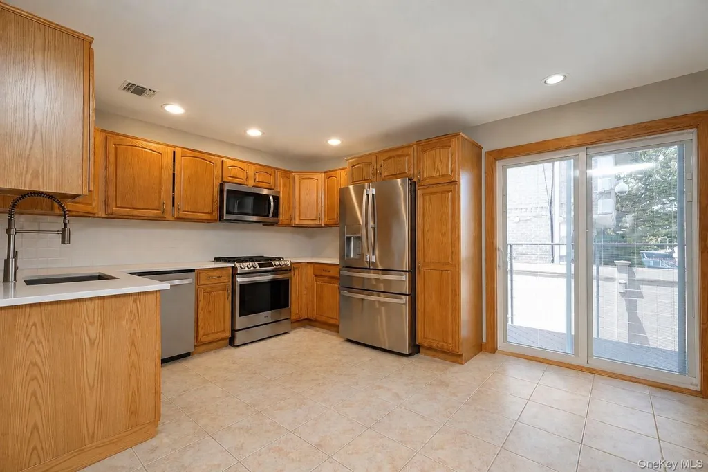 124 Reid Avenue Staten Island NY 10305
