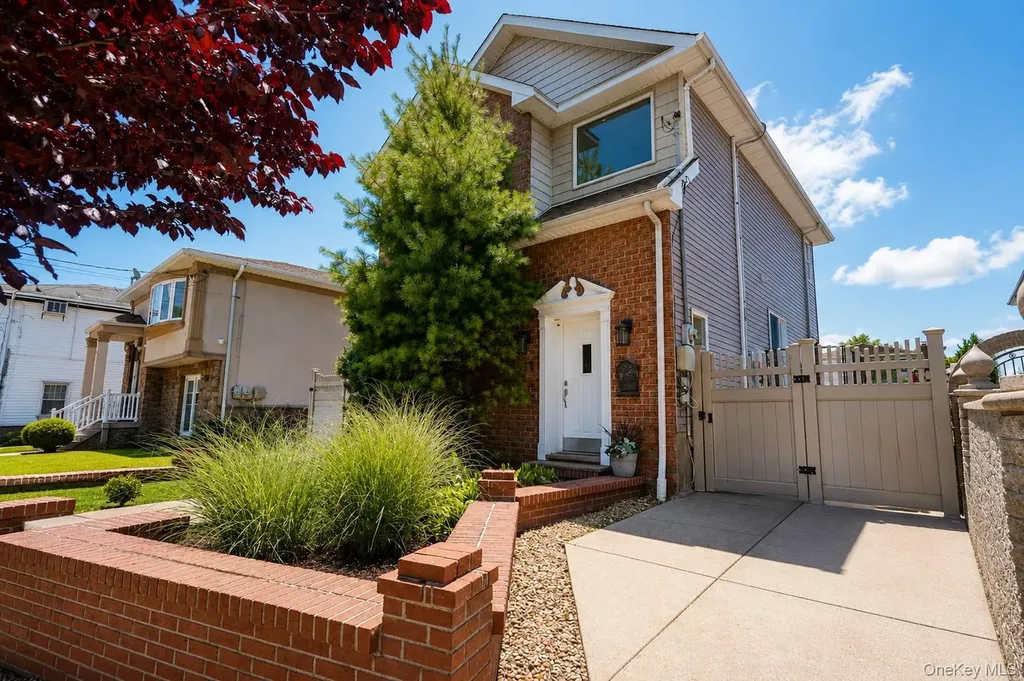 124 Reid Avenue Staten Island NY 10305