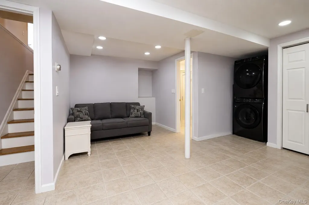 124 Reid Avenue Staten Island NY 10305