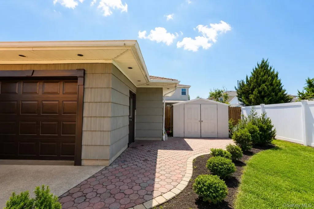 124 Reid Avenue Staten Island NY 10305
