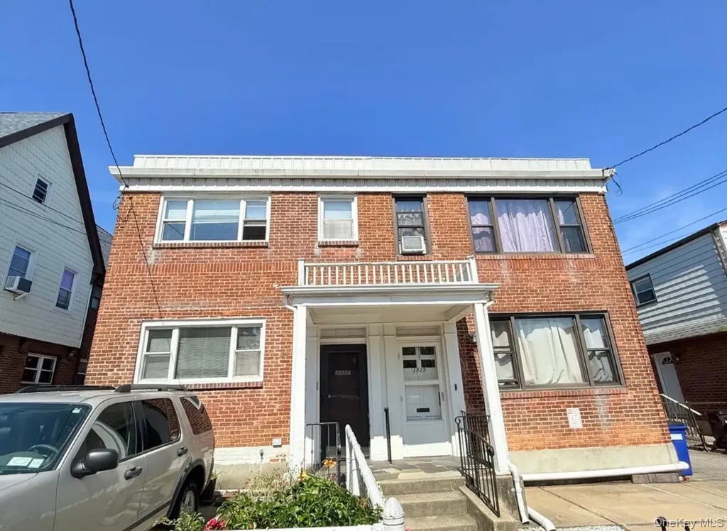 2937 213th Street Bayside NY 11360
