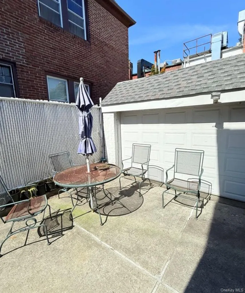 2937 213th Street Bayside NY 11360