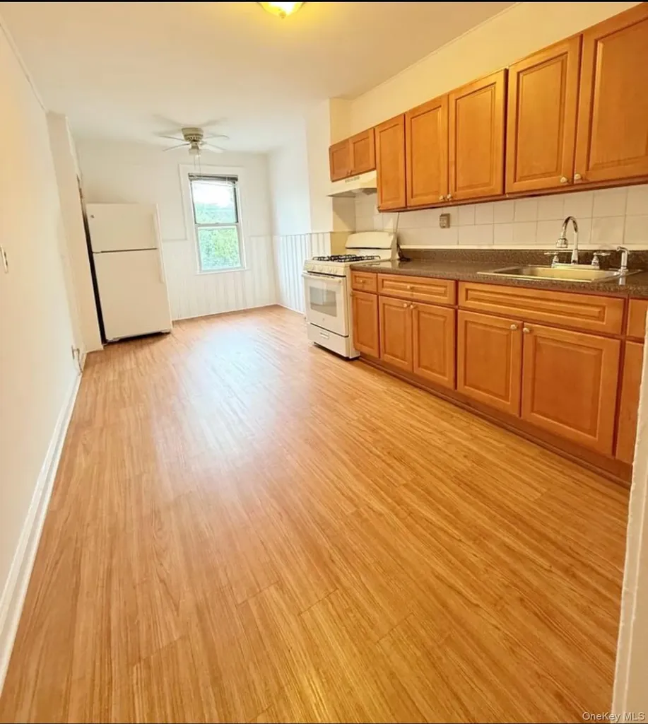 2937 213th Street Bayside NY 11360