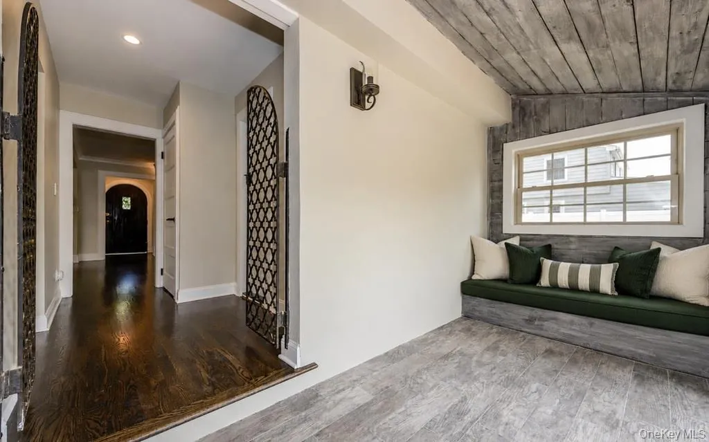 3980 Park Avenue Seaford NY 11783