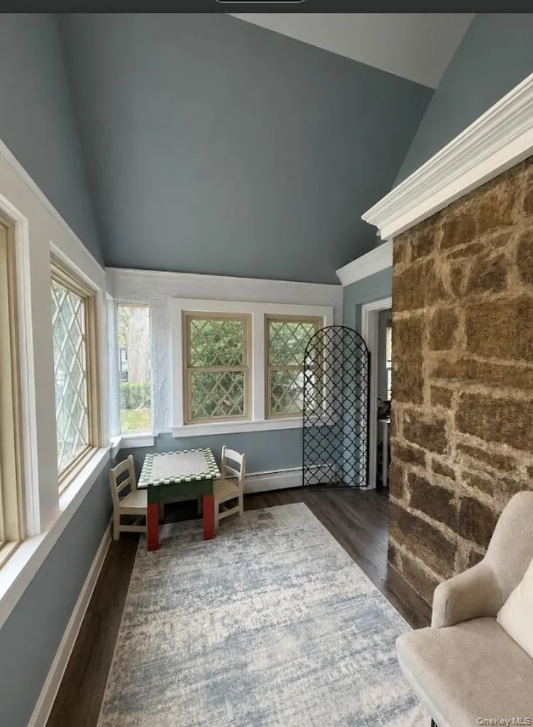3980 Park Avenue Seaford NY 11783