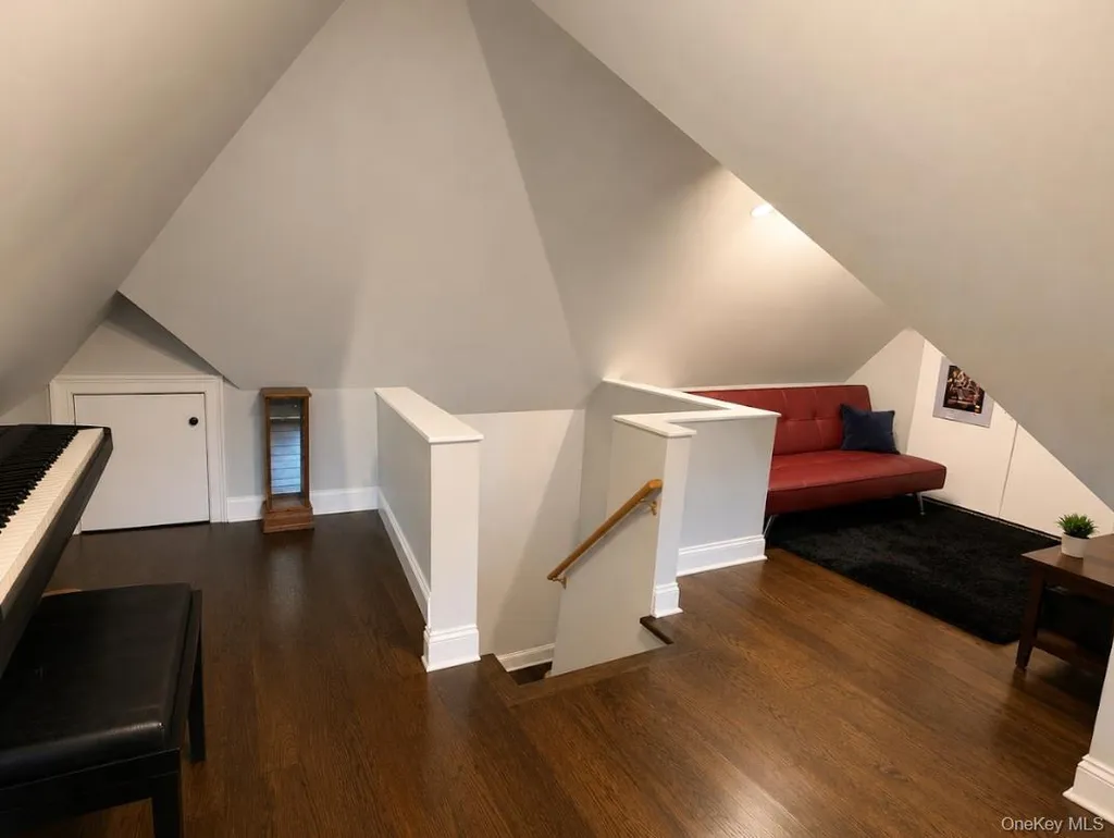 3980 Park Avenue Seaford NY 11783
