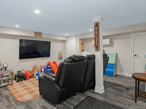 3980 Park Avenue Seaford NY 11783