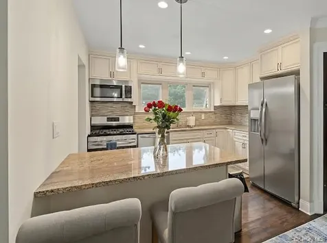 3980 Park Avenue Seaford NY 11783
