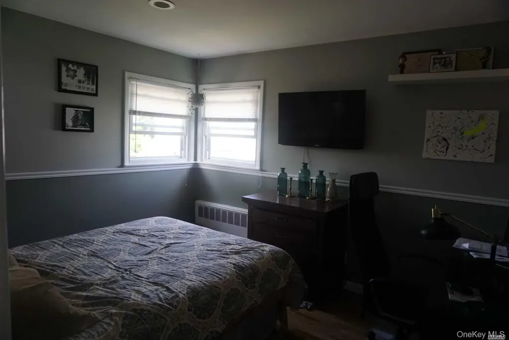 8 Hallock Street Farmingdale NY 11735